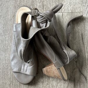 Gidigio Chic Taupe Leather Women's Heels 👠